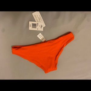 L*Space Sandy Bottom in Poppy